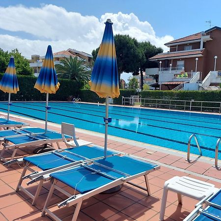 Residence Aurora Wellness & Spa Albenga Bagian luar foto