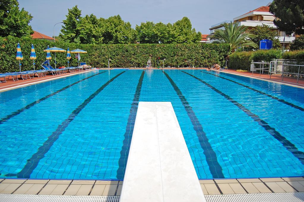 Residence Aurora Wellness & Spa Albenga Bagian luar foto