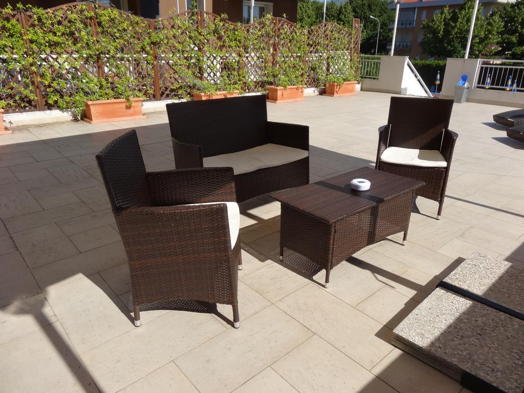 Residence Aurora Wellness & Spa Albenga Bagian luar foto