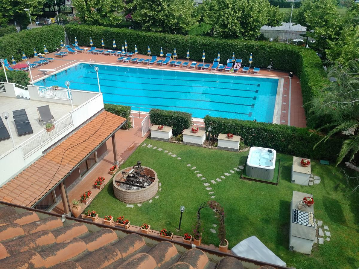 Residence Aurora Wellness & Spa Albenga Bagian luar foto